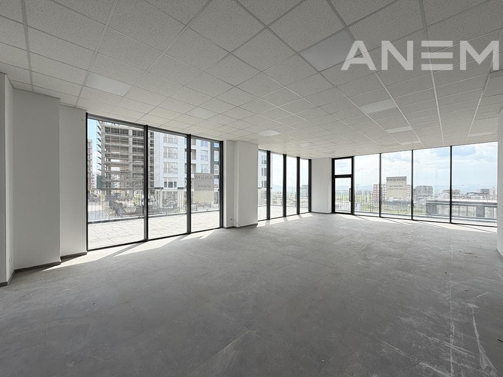 Lokal në shitje 93m² në Veternik 2
