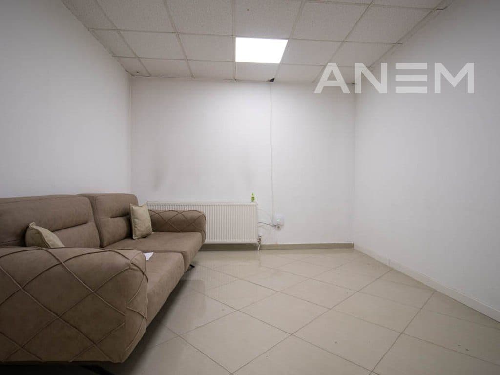 Lokal me qira 160m² në lagjen Lakrishtë 2