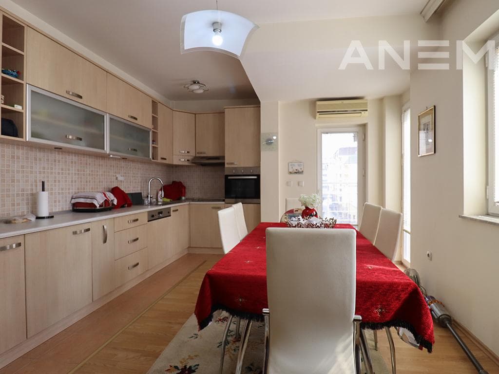 Banesë në shitje 72m² në Qendër 3
