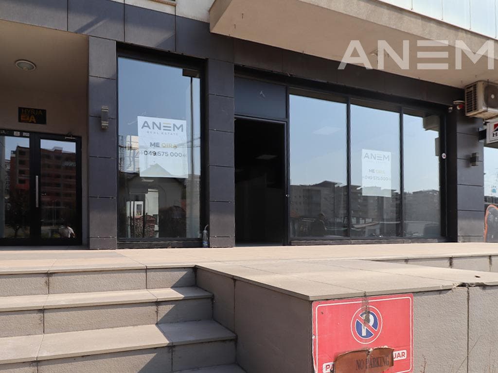 Lokal me qira 90m² në lagjen Lakrishtë 2
