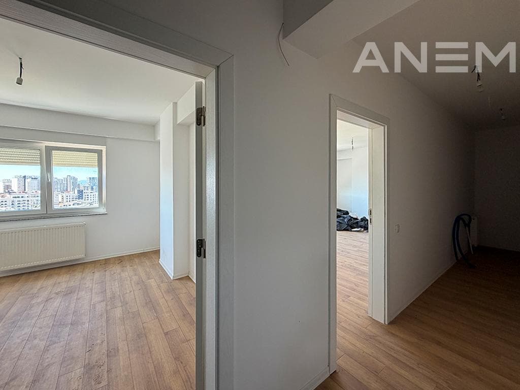 Zyre me qira 313m² në lagjen Mati 1 3