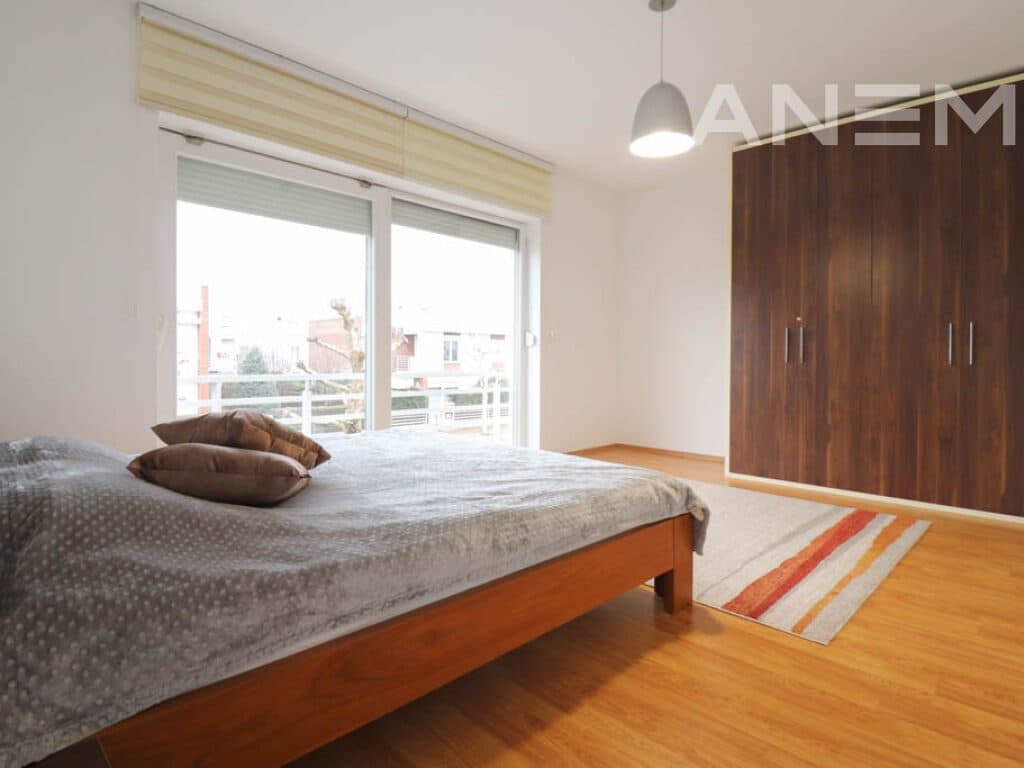 Shtëpi me qira 174m² në Marigona Residence