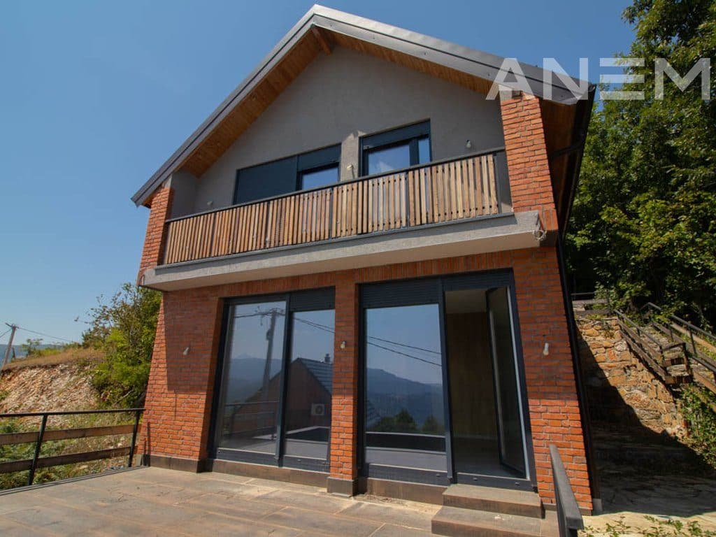 Villa në shitje 130m² në Jezercë
