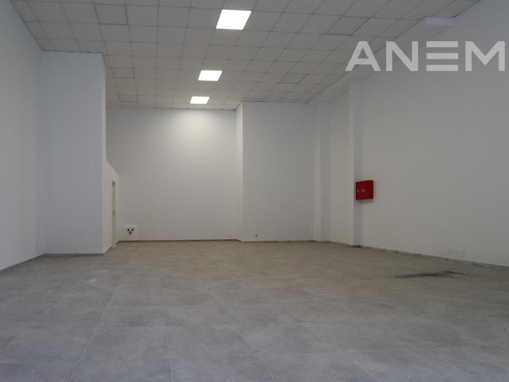 Lokal me qira me 1 hapësirë pune në Lakrishtë 2