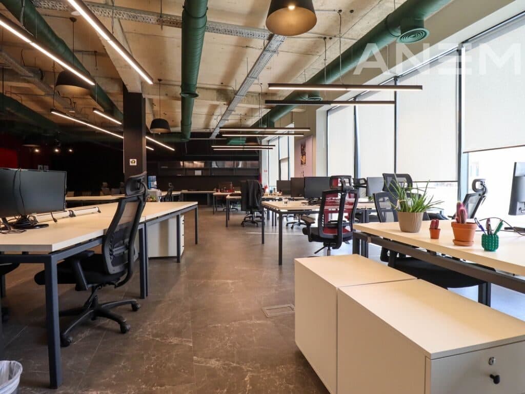 Zyre në shitje 264.6m² në lagjen Tophane 3
