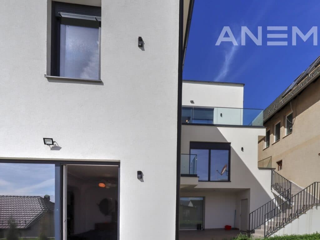 Zyre me qira me 4 hapësira pune në lagjen Arbëria 3