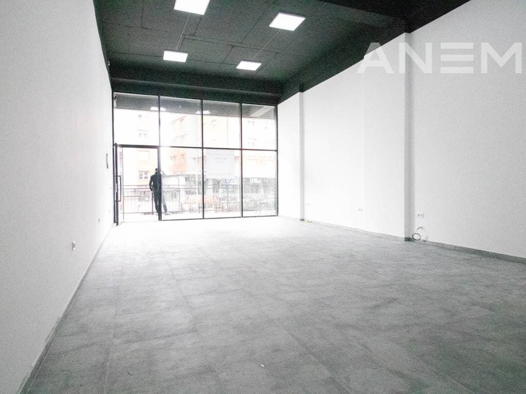 Lokal me qira 72m² në lagjen Arbëria 3