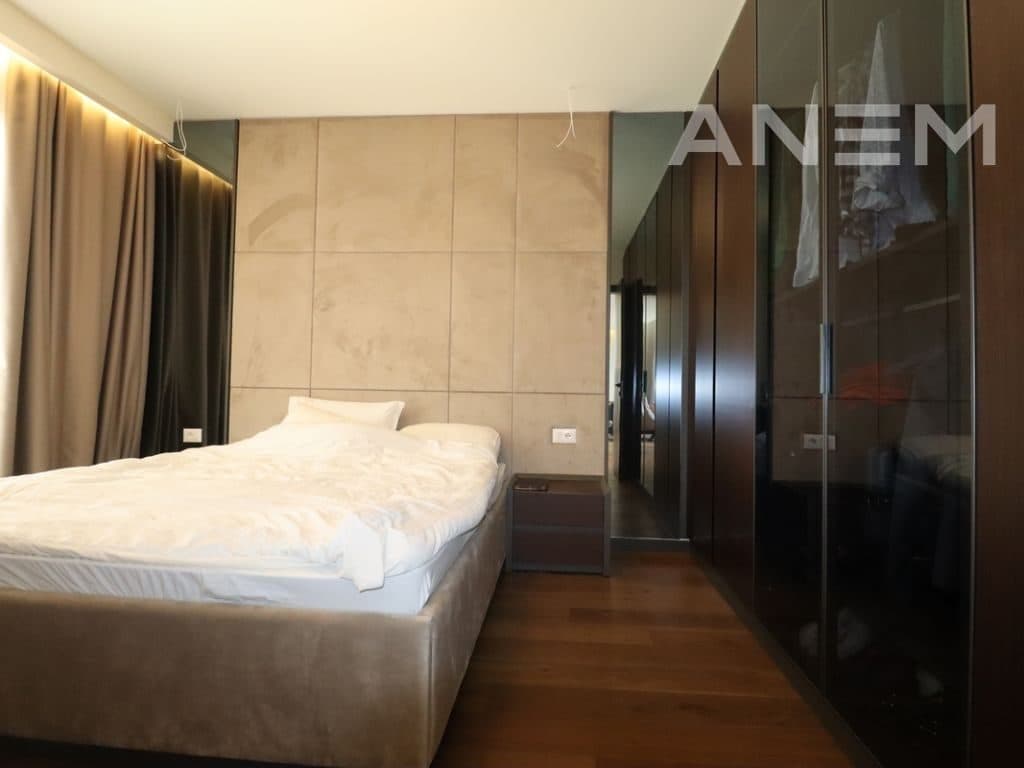 Shtëpi me qira 300m2 ne Obiliq ( Kastriot)