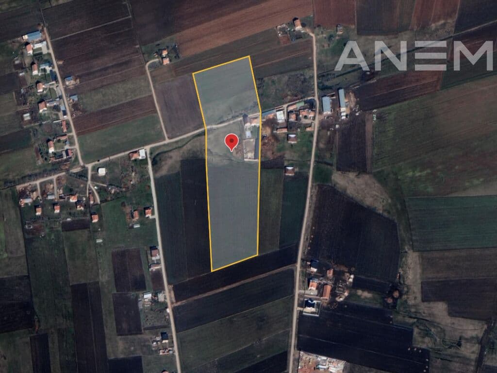 Tokë në shitje 3 Hektarë + shtëpi 300m² në Obiliq