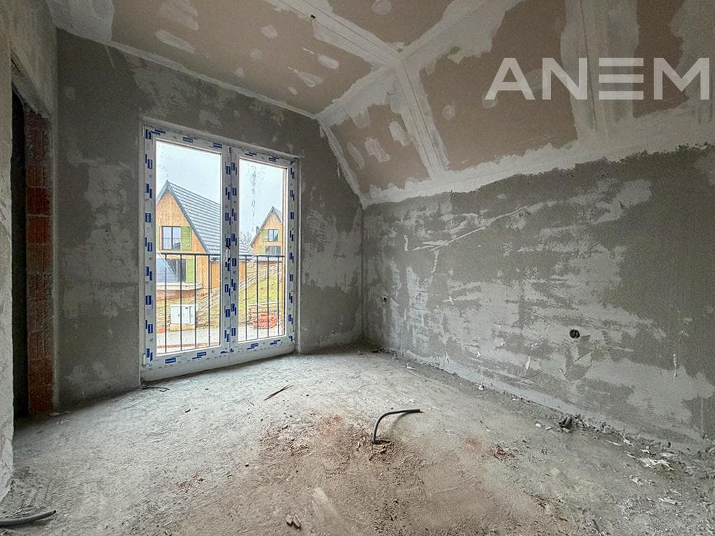 Vilë në shitje 140m² në Novobërdë