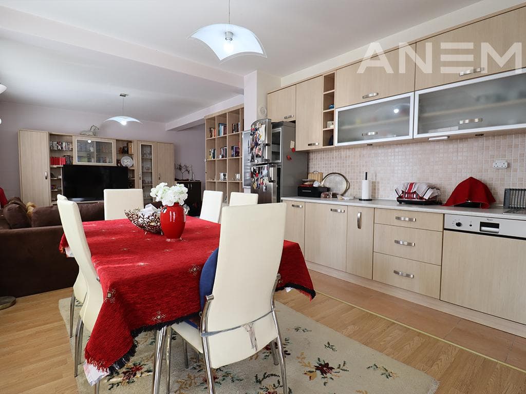 Banesë në shitje 72m² në Qendër 4