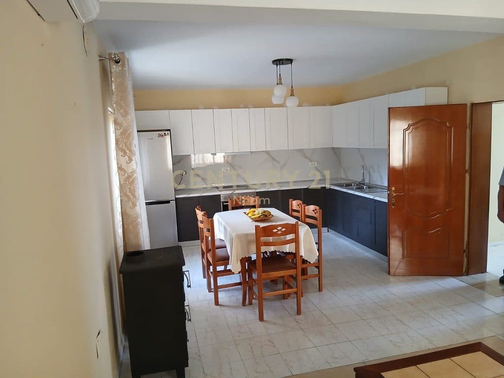 Jepet Apartament me Qira 1+1, Laprake - 50,000 ALL 2