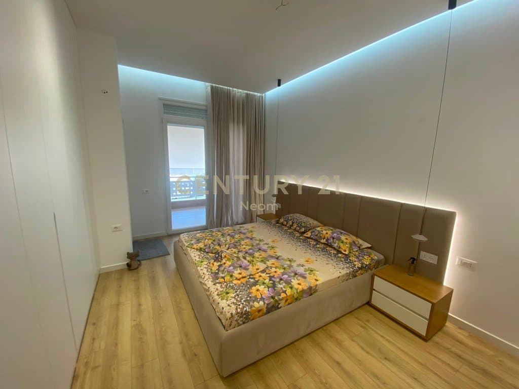 Apartament 2+1+2+Parkim me qira pranë Kopshtit Botanik, Tiranë 3