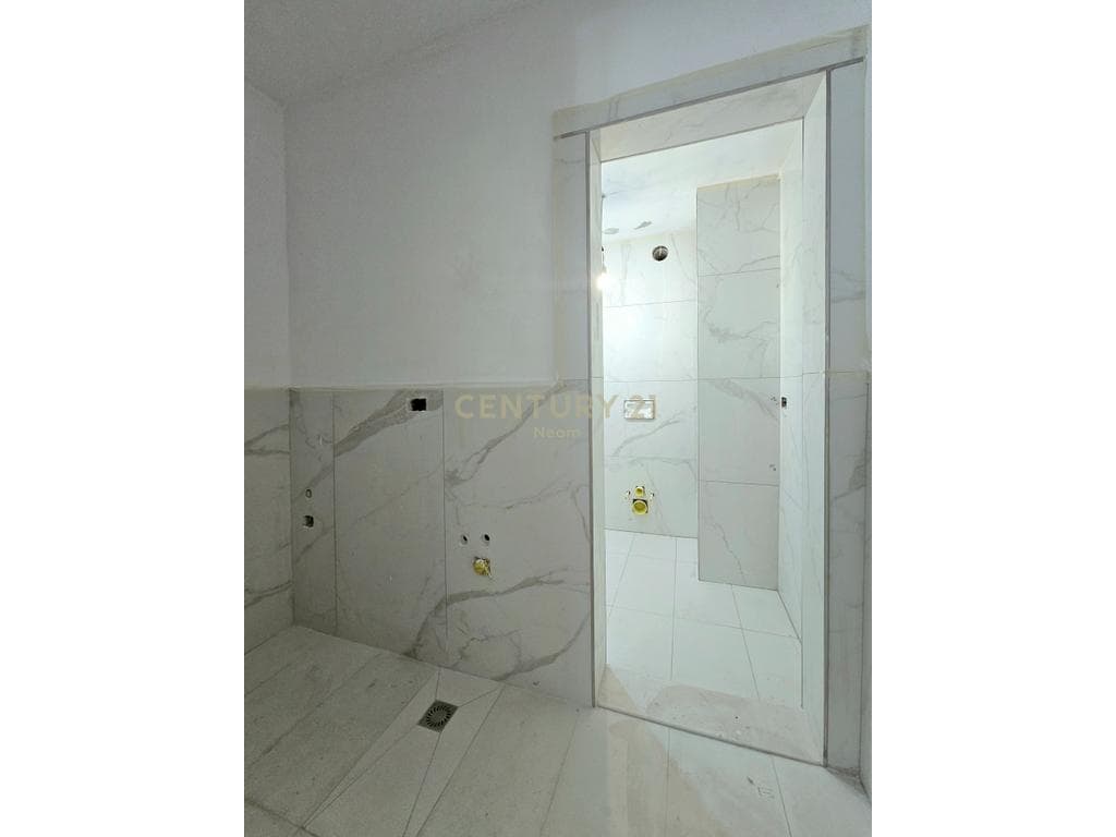 Commercial premises for rent at the Zoo Garden 3