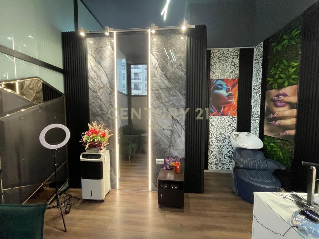 SHITET BIZNES PARUKERIE & ESTETIKE – ZONË PREMIUM (ISH PARKU) 2