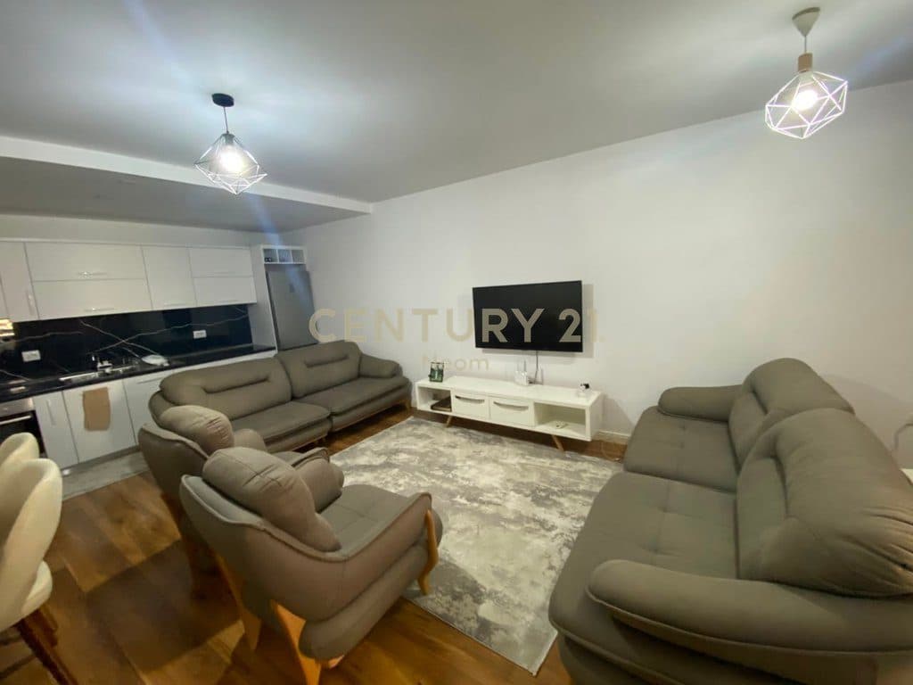 Jepet me Qira Apartament 2+1 te Liqeni i Thate
