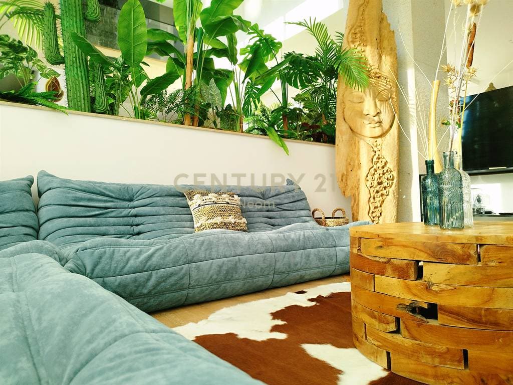 UNIQUE VILLA FOR SALE IN PETRELË 2