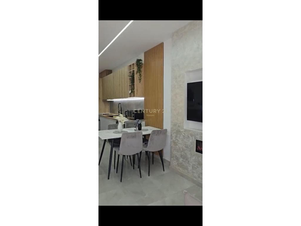 Shitet Apartament 1+1 me mobilim modern për investim, në qender të Librazhdit 4