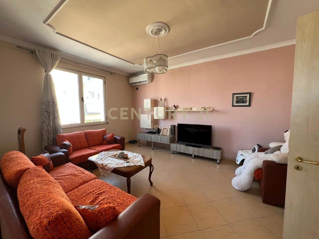 Shitet apartament 2+1+2 në Astir 3