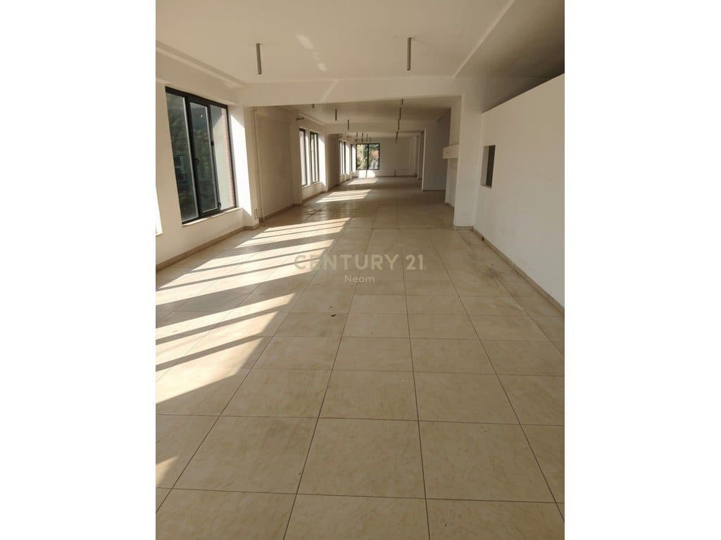 COMMERCIAL SPACE FOR SALE 1248M2 ON MAIN STREET - INSTITUTE 4