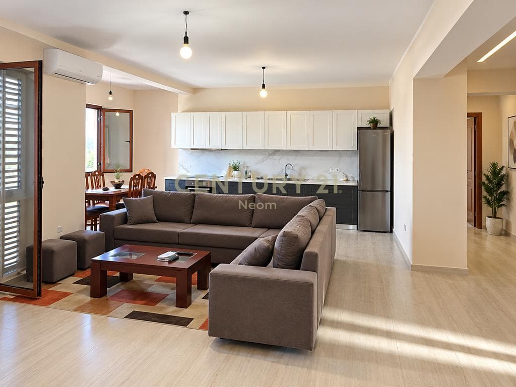 Jepet apartament 2+1 me Qira, Laprake - 55000 ALL