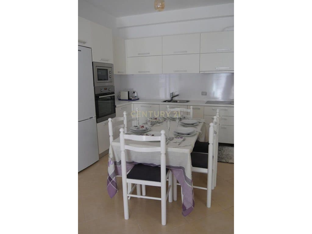 APARTAMENT 2+1 ME QERA NE VLORE 4