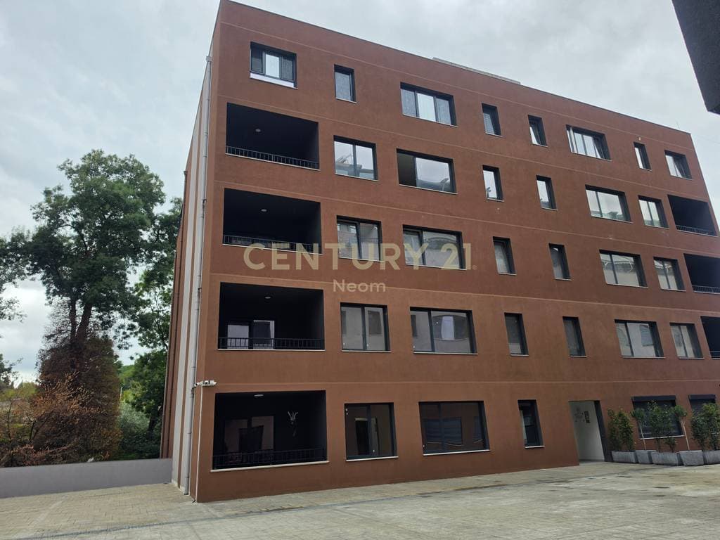SHITET APARTAMENT 2+1+2 ,125M2 + POST PARKIMI - KOMPLEKSI XHELUKS 2
