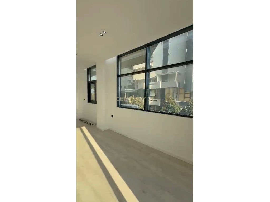 Shitet apartament 1+1 në Lungomare, Vlorë – një mundësi perfekte për banim ose investim! 2