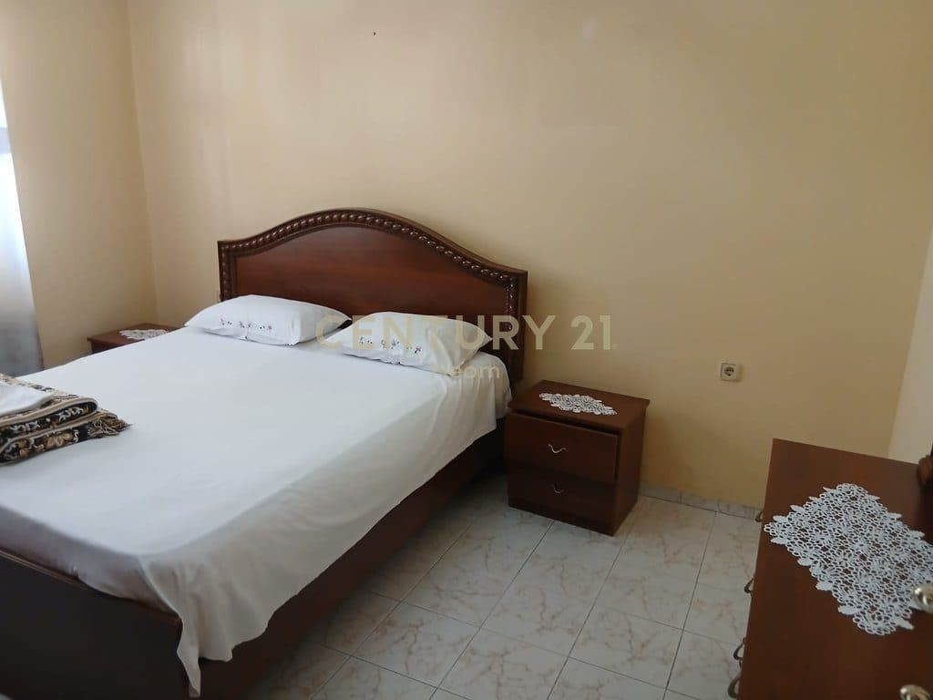Jepet Apartament me Qira 1+1, Laprake - 50,000 ALL 3
