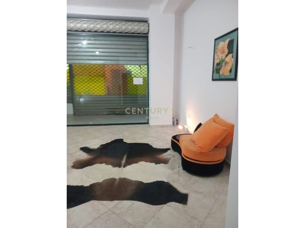 Shitet Ambient Biznesi, kati 0, 21 dhjetori prane market Joena 3