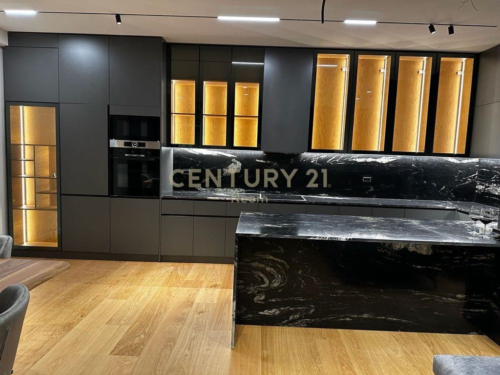 Shitet Apartament 2+1+2+ Post Parkimi në Liqenin e Thatë 3