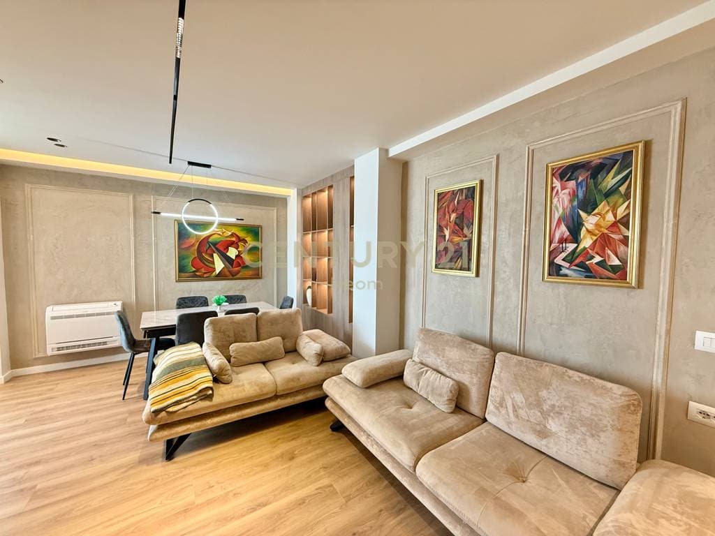 QIRA, APARTAMENT 3+1+2 + DEPO, RRUGA E KAVAJES! 2