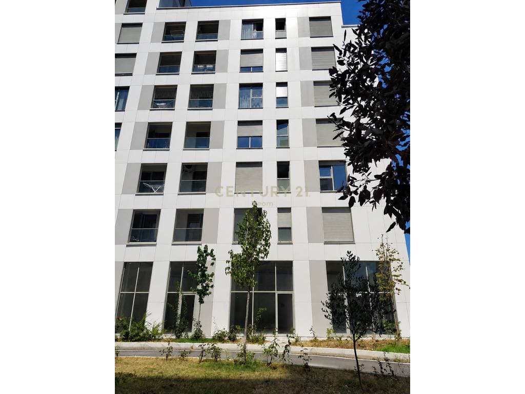 Commercial Space for Rent on Siri Kodra Street - 450 Euro