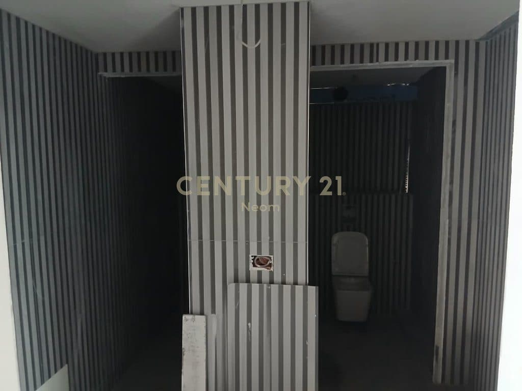 AMBIENT BIZNESI ME QIRA, 135M2 - ZOGU I ZI 4