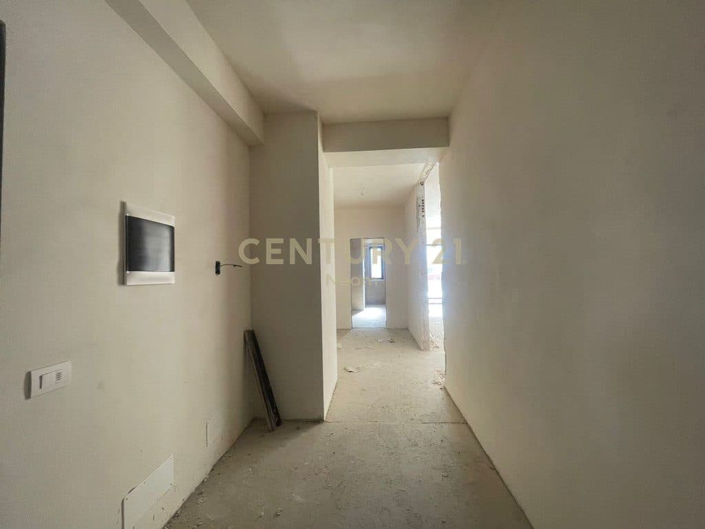 SHITET APARTAMENT PENTHOUSE 3+1+VERANDE NE ASTIR TE URBAN GATE 4