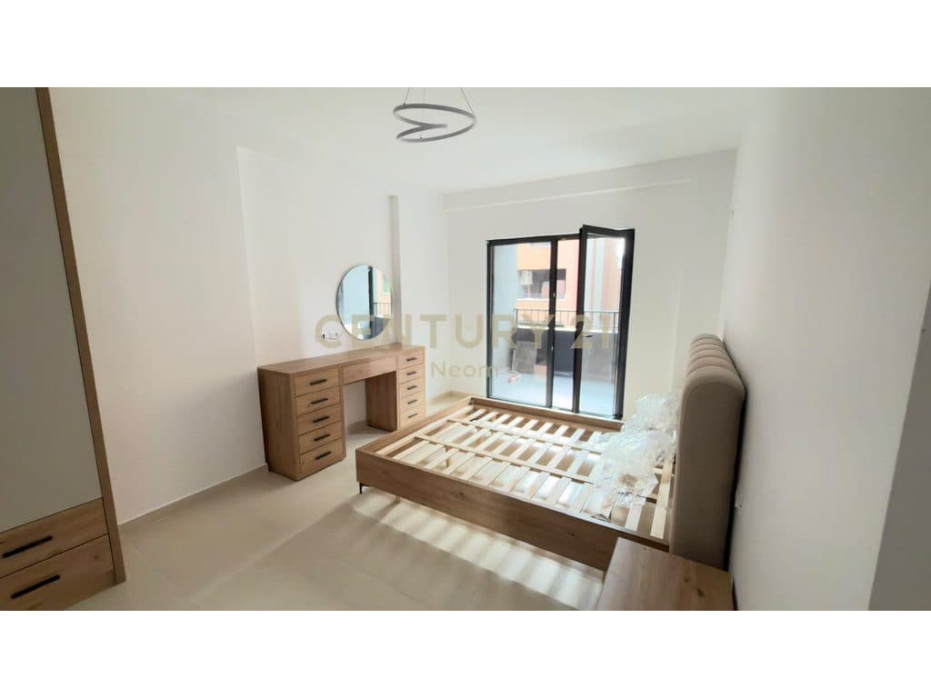 APARTAMENT 2+1+2 ME QERA | 130 M² | XHELUKS , RRUGA E ELBASANIT 4