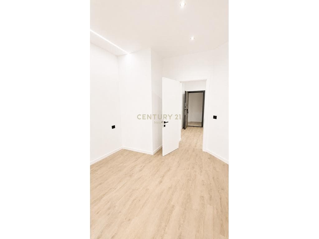 Shitet apartament 1+1 në Lungomare, Vlorë – një mundësi perfekte për banim ose investim! 2