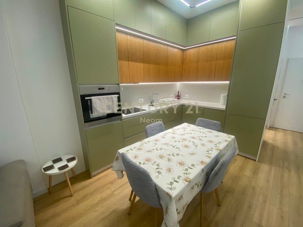 Apartament 2+1+2+Parkim me qira pranë Kopshtit Botanik, Tiranë 2