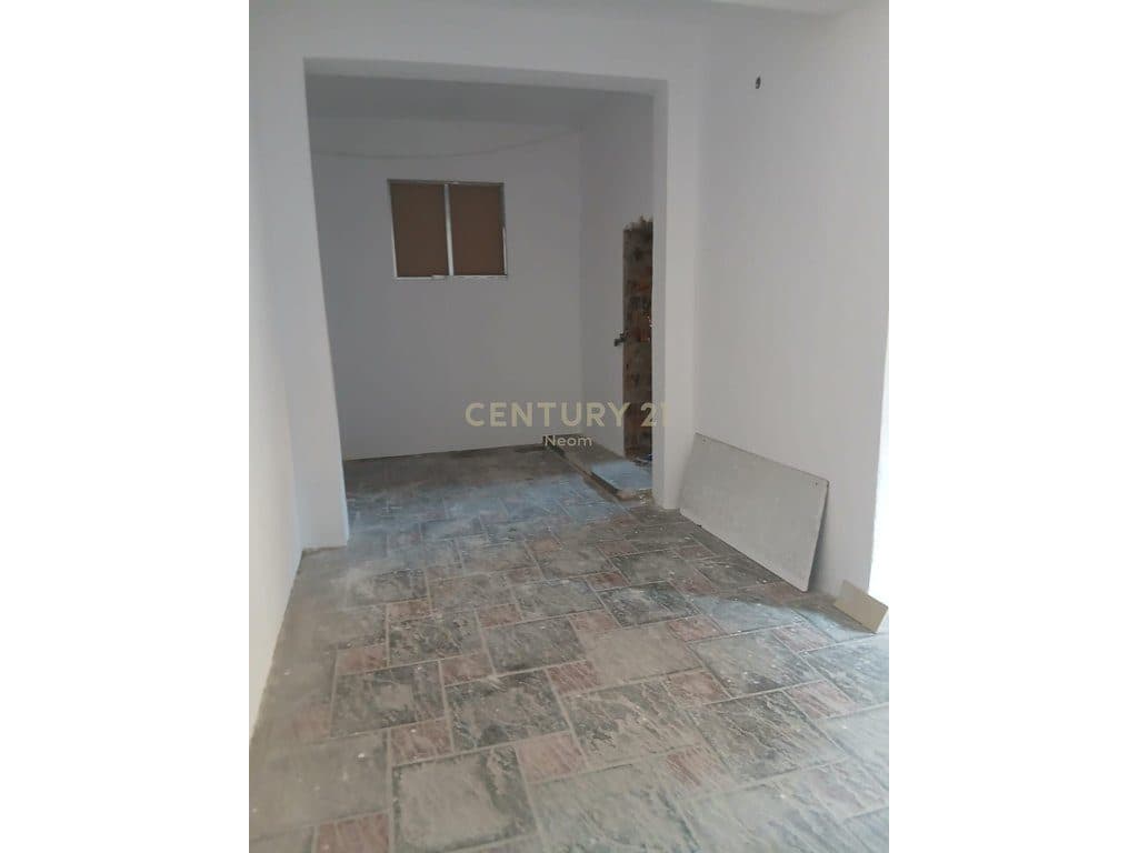 Ambjent Investimi + Post Parkimi në shitje | Xhamllik, Tiranë 3
