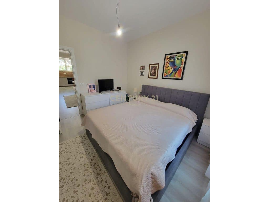 Shitet Apartament Ideal Për Investim - Rruga Tefta Tashko 4