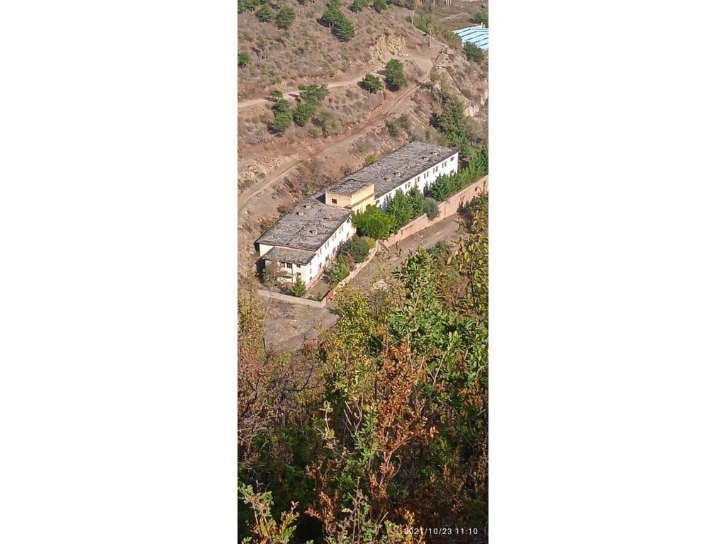 SHITET TOKE & OBJEKT INDUSTRIAL PER INVESTIM, ME PAMJE NGA LIQENI I OHRIT POGRADEC 3