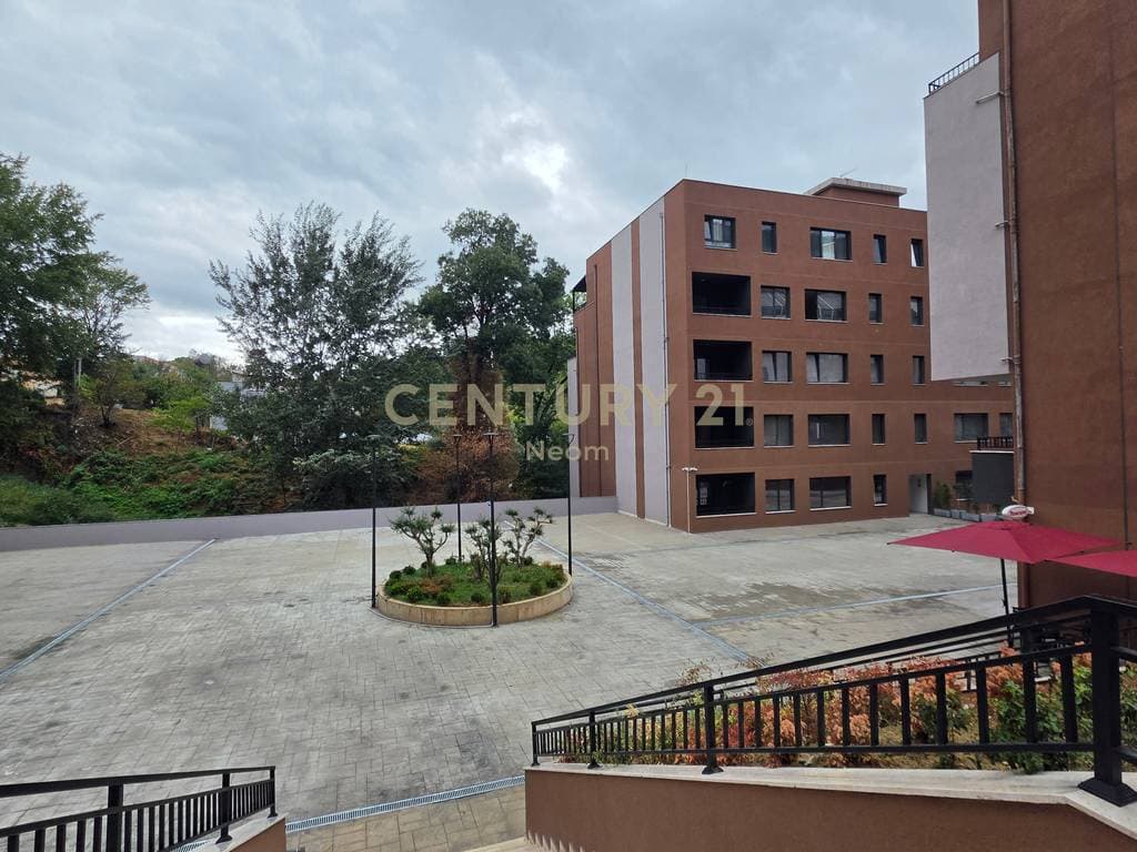 SHITET APARTAMENT 2+1+2 ,125M2 + POST PARKIMI - KOMPLEKSI XHELUKS