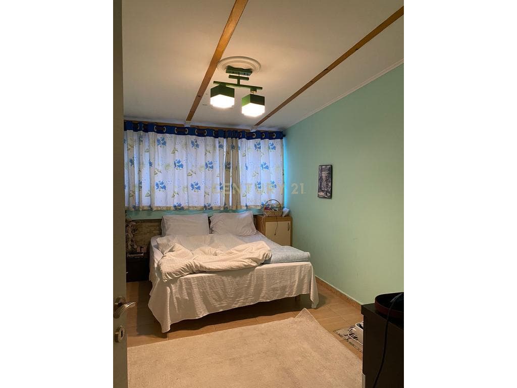 Shitet apartament 4+1 pranë Delijorgji Complex, buzë Bulevardi Bajram Curri. 4