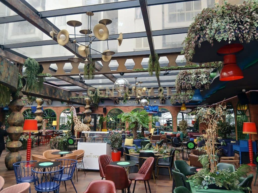 SHITET AMBIENT ME ARREDIM MODERN + BIZNES NE NJE CMIM TE VETEM, ASTIR 2