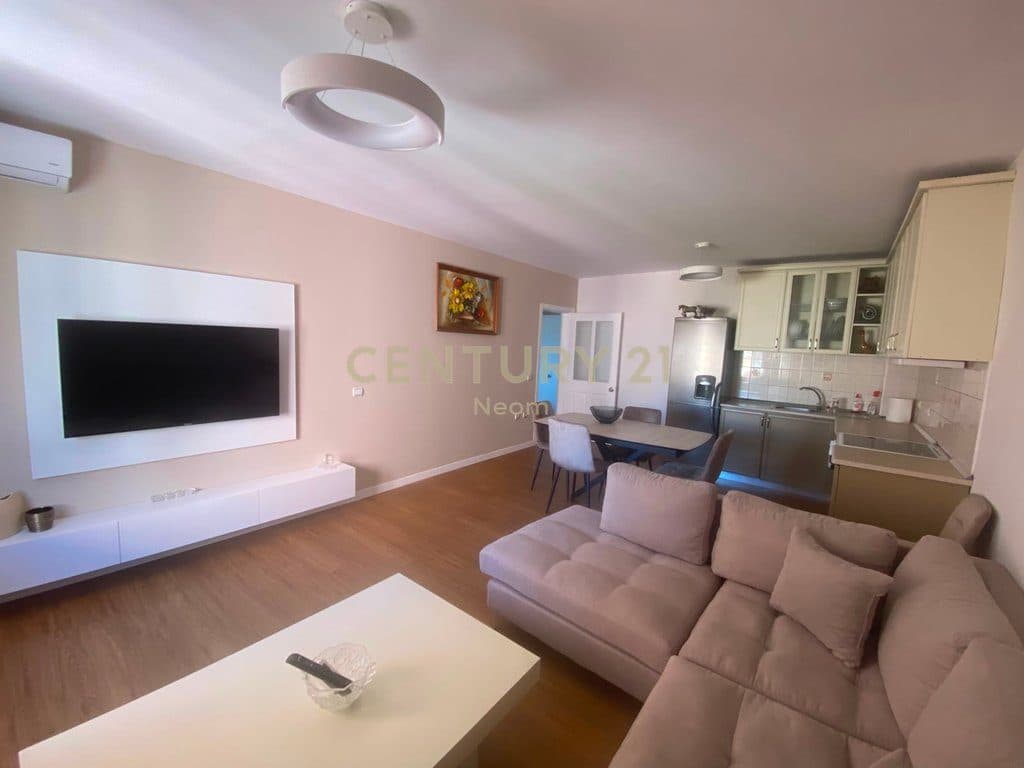Jepet me Qira Apartament 2+1 pranë Rrugës Dritan Hoxha