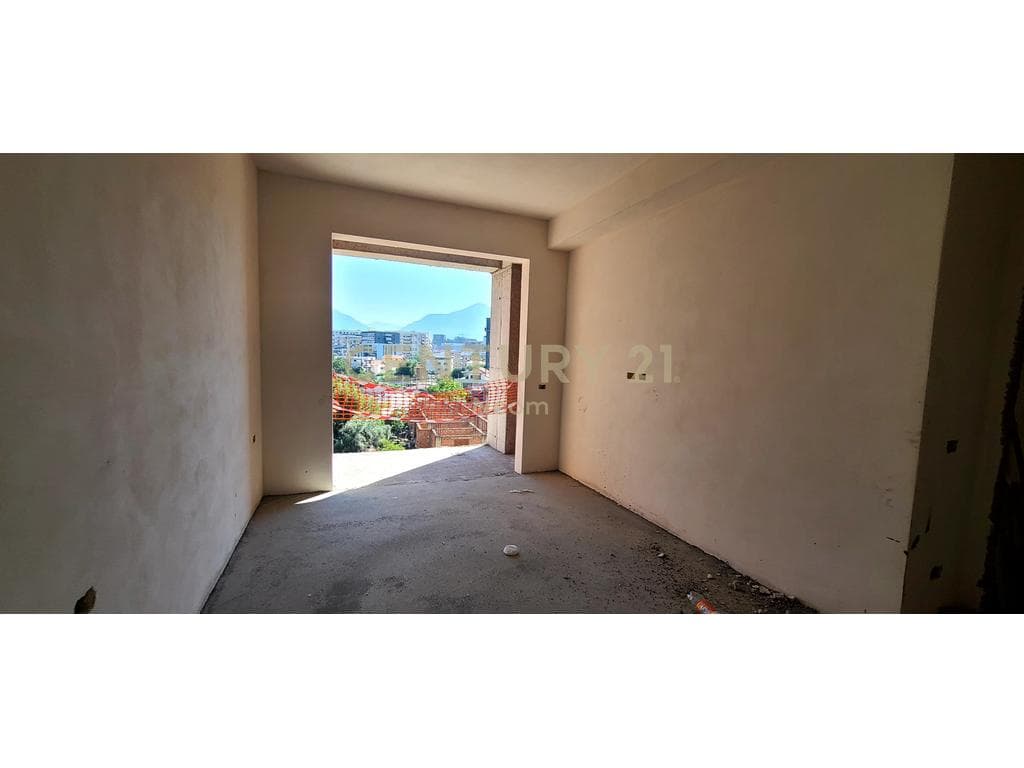 Shitet Apartament 2+1 +2 te River Side 4