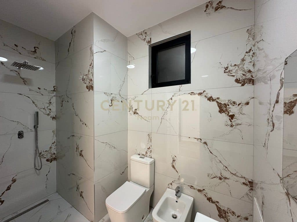 Apartament 2+1 Për Shitje Liqeni i Thatë 3