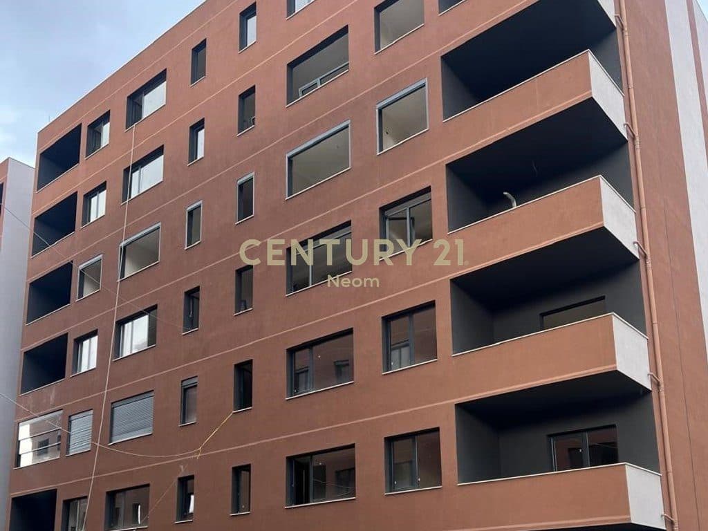 1+1 Apartments for sale on Elbasani Street near Xibraku Restaurant! 1