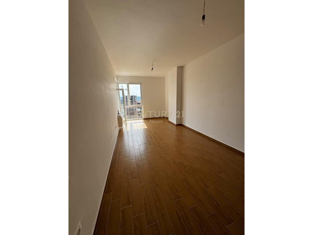 🏢 APARTAMENT ZYRE PËR QIRA | BULEVARDI I RI 3