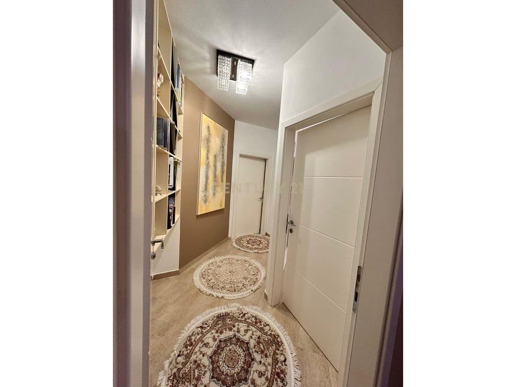 JEPET ME QIRA APARTAMENT 2+1+PARKIM TE KODRA E DIELLIT! 4